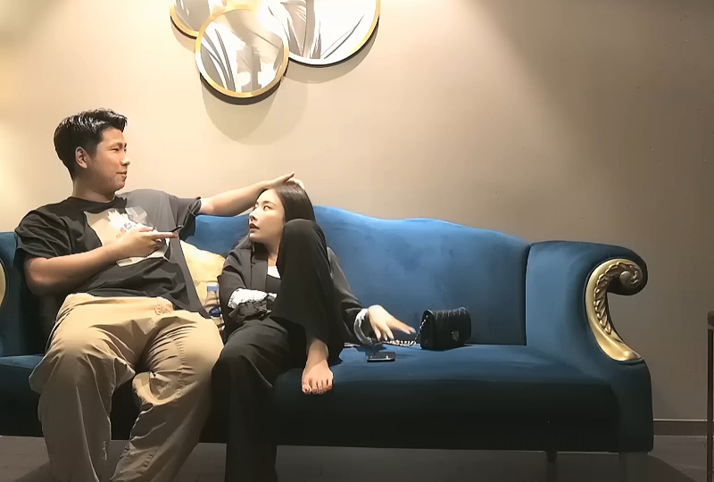 和性感大长 腿黑衣妹子 啪啪 ， 舌吻 摸逼调情有一手的。！