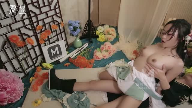 MAD-026_花田性事_花房少女寬衣傾心官网-倪哇哇mp4