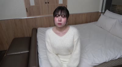 FC2PPV-4722815白皙美巨乳因紧张与快感皮肤发红出汗的19岁少女