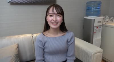 FC2PPV-4430742播音员志望清纯安静美女春香酱