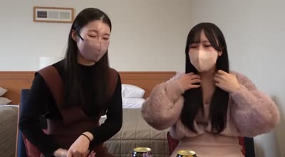 FC2PPV-4326418他闯入女孩聚会结果变成三人组